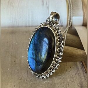 “BOHO” 925 Sterling silver natural labradorite Gemstone Pendent for her!!